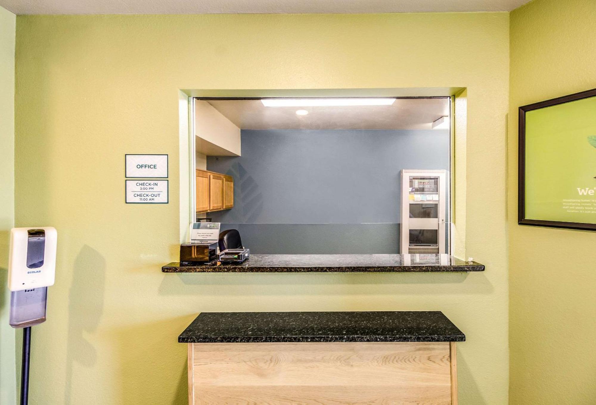 Woodspring Suites Houston ベイタウン エクステリア 写真
